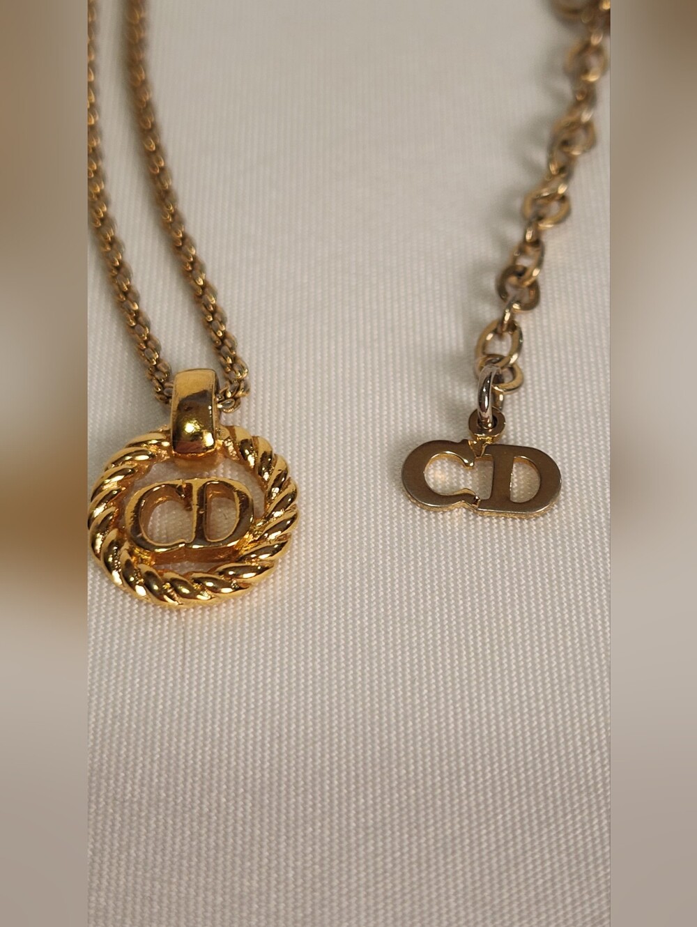 Authentic vintage Christian Dior CD Logo Round Twist Pendant Necklace - Picture 8 of 10